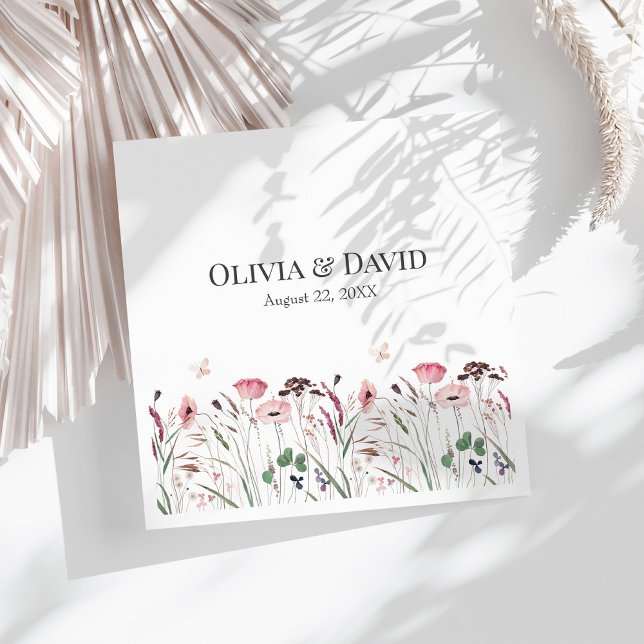 Guardanapos de casamento com prado de papoula rosa (Pink Poppy Meadow Wedding Napkins on a sunny white table.)