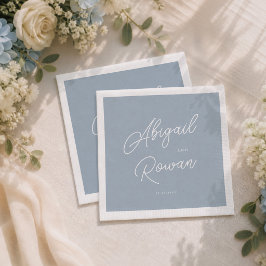 Guardanapos de casamento em azul poeirento com let