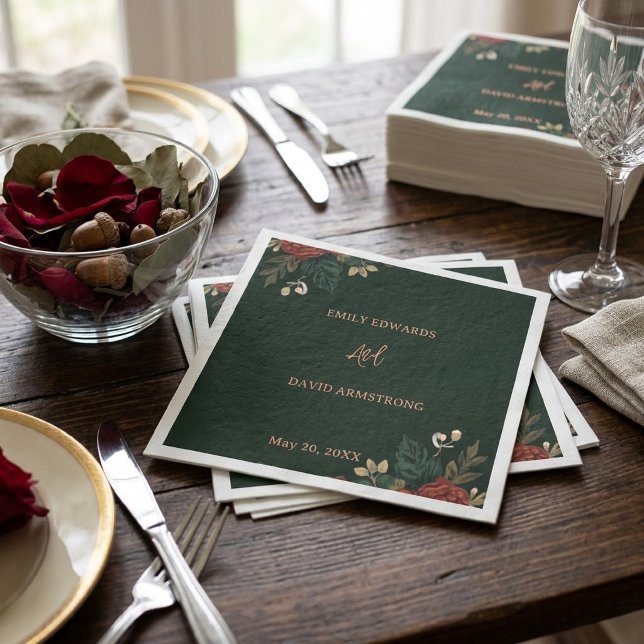 Guardanapos de casamento florais verde escuro româ (Criador carregado)