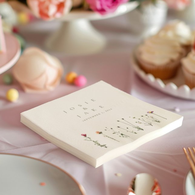 Guardanapos de flores selvagens modernas (Modern and minimalist napkins featuring a beautiful wild flowers illustration.)
