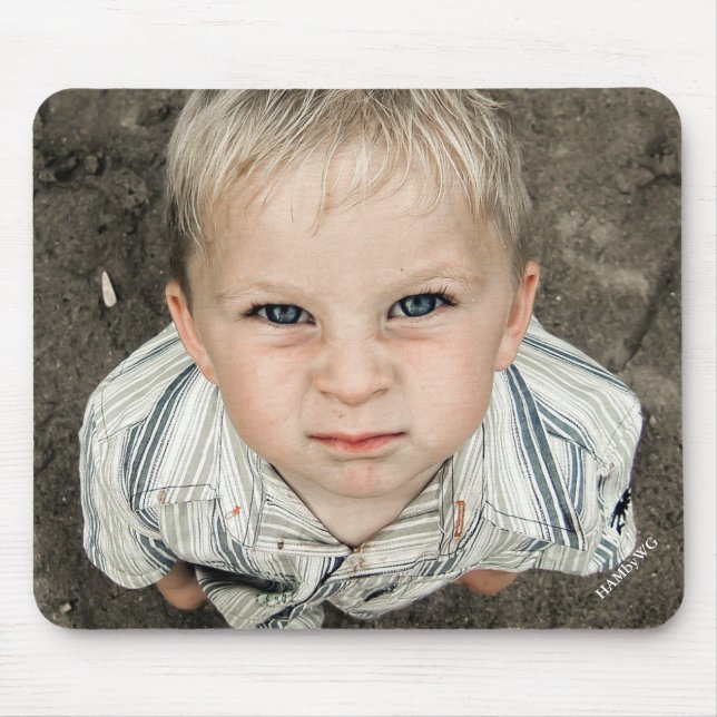 HAMbyWG - Enfiando-o no mouse Pad (Frente)