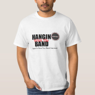 Hangin com a camisa da banda