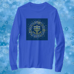 Hannukah Menorah T-Shirt<br><div class="desc">Celebre oito dias e oito noites do Festival das Luzes com cartões e presentes de Chanucá. O festival de luzes está aqui. Acenda a menorah, brinque com o sonho e o banquete em latas e suganínos. Celebre o espírito de Chanucá com amigos, familiares e entes queridos desejando-lhes Feliz Chanucá.</div>
