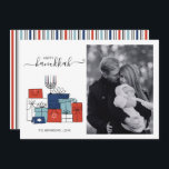 Hanukkah dá presentes e Cartão com fotos de Natal<br><div class="desc">Personalize o texto personalizado acima. Você pode encontrar itens de coordenação adicionais em nossa coleção "Presentes de Chanucá e Menorah".</div>