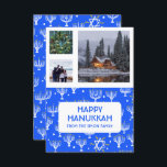 HANUKKAH PERSONALIZADO FOTOS Menorah Cartão de Fér<br><div class="desc">Personalize esta placa plana adicionando seu próprio texto e fotos na frente ou atrás. Há uma grade em frente às fotos que facilita o uso de fotos de qualquer tamanho e mantém-nas alinhadas e em formato quadrado. Você pode excluir a grade ou alterar as cores ou a espessura das linhas,...</div>