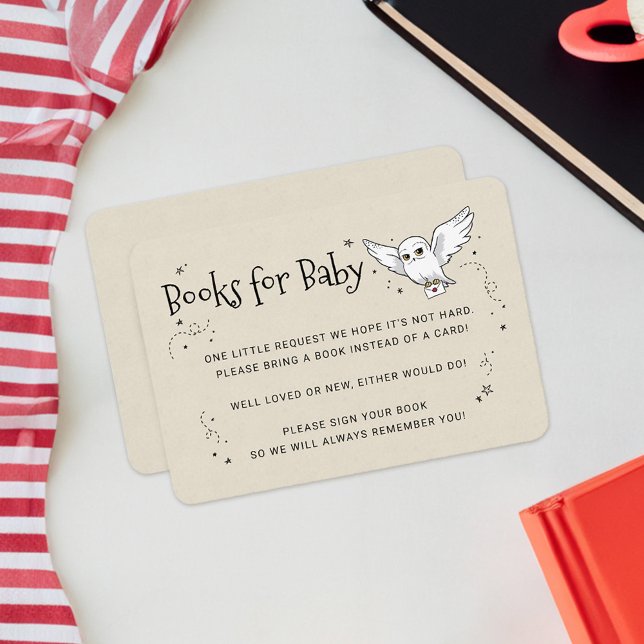 Harry Potter | Hedwig - Convite de Livros para Beb (Card on table)