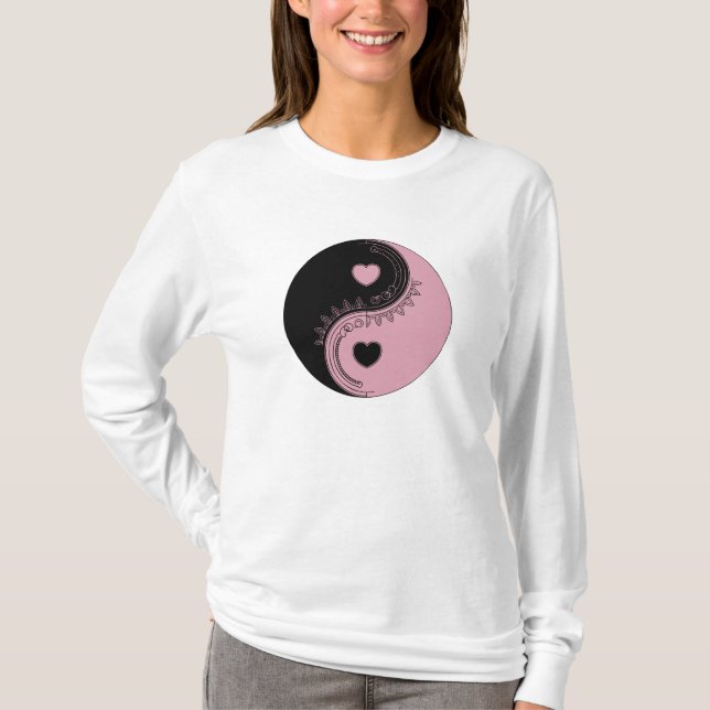 Heart Yin Yang T-Shirt | Equilíbrio rosa e preto (Frente)