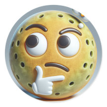 Hmm…– Emoji Adesivo de Pickleball Pensativo