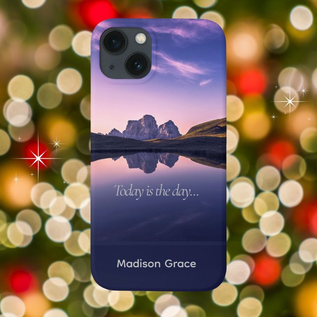 Hoje é o dia, lago Serene Mountain (Customize with your name and phrase, or leave blank. Goes great on all variety of phone cases.)