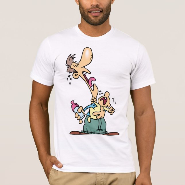 Homem Segurando Um Bebê Chorando Coluna T-Shirt (Frente)