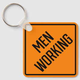 Homens trabalhando com Chaveiro de quadrado metáli