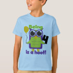 Hoot Owl 4th Birthday T-shirts e presentes<br><div class="desc">Camisetas de Aniversário do Hoot 4th,  fatos-calças,  sacos-tota,  cartões,  autocolantes e muito mais com uma coruja verde e roxa colorida e texto que diz "Ser 4 é uma prostituta!".</div>