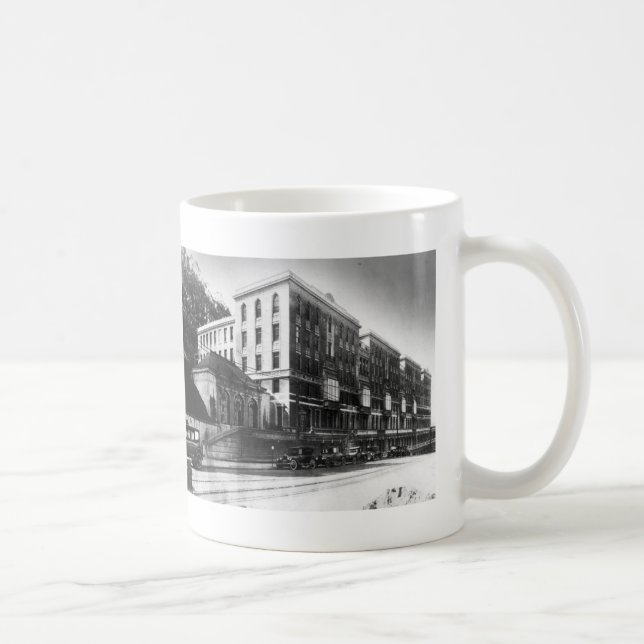 Hospital do UC, 1920 - caneca (Direita)