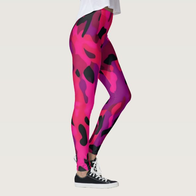 Hot Pink Camo Leggings - Unique Camo Pattern (Direita)