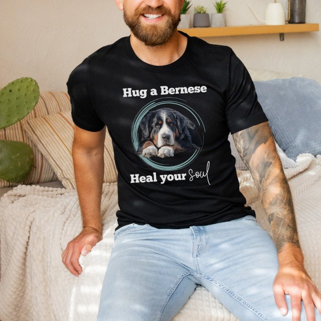 Hug a Bernese, Bernese Mountain Dog T-Shirt (Criador carregado)