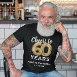 Idade para a Perfecção 60º aniversário da T-Shirt<br><div class="desc">Trendy black and gold sexagésima camiseta de aniversário com sessenta balões de hélio de ouro,  o ditado "aplaude 60 anos",  "envelhecido até à perfeição" e a data.</div>