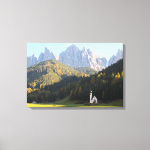 Igreja com impressão das canvas do fundo das