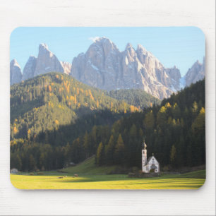 Igreja com mousepad do fundo das dolomites