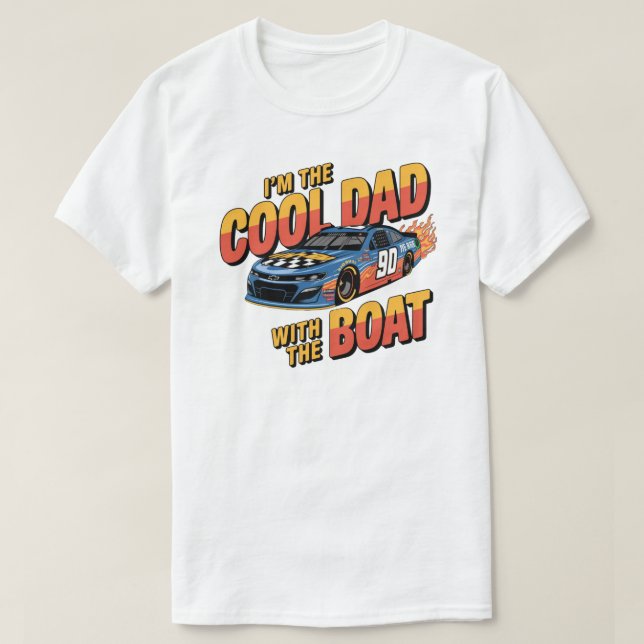 "I'm The Cool Dad With The Boat" T-shirt (Frente do Design)