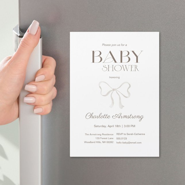 Ímã de Convite de Chá de Bebê com Laço Chic Branco (Light Warm Cream Chic Bow Baby Shower Magnet ©Susanne Sachers - Sunny Mind 🌞)