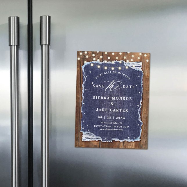Ímã de Data de Casamento Rústico em Madeira com Ra (magnet wedding save the date rustic wood ripped denim string lights blue white calligraphy chic )
