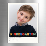 Imagem do Ano Escolar do Jardim Infantil<br><div class="desc">Capture o charme da infância com este cartão de foto de manutenção do jardim de infância, com um título multicolorido que evoca a alegria dos dias de jardim de infância. Com uma design limpa e minimalista, a carta destaca a adorável foto e os detalhes do marco do seu filho, criando...</div>