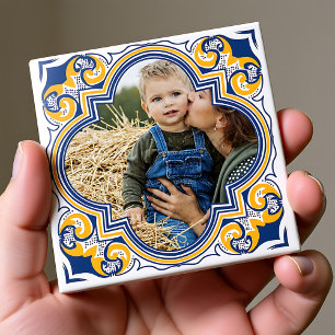 Imagem própria, Azulejos azuis, amarelos e branco