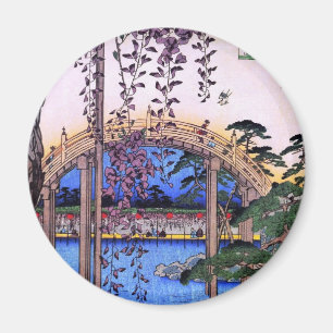 Íman 藤と太鼓橋, glicínias do 広重 e ponte arqu