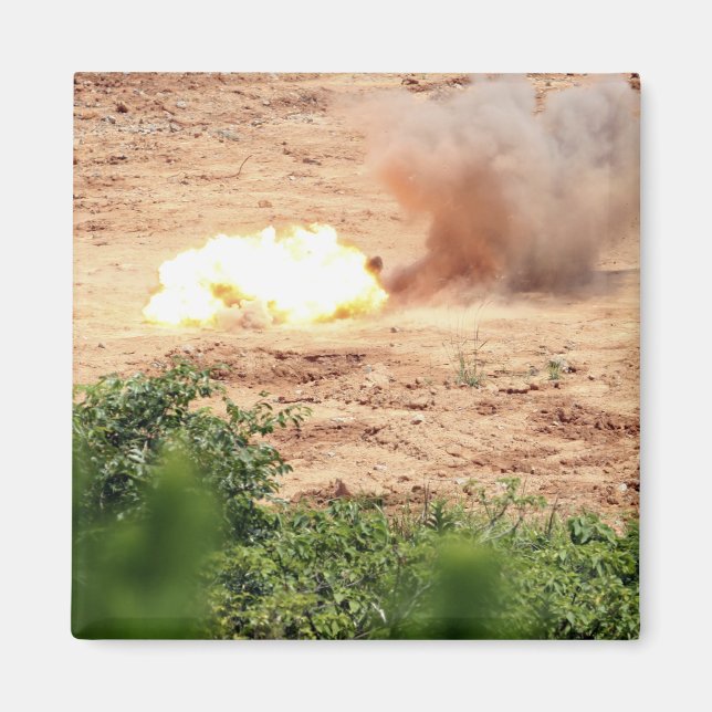 Íman 10 blocos de 2,5 kg de TNT (Frente)