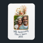 Íman 50ª Foto do Aniversário de Casamento Dourado<br><div class="desc">Este ímã personalizado é a forma perfeita de celebrar o marco do seu casamento com a sua foto personalizada favorita para uma manutenção do eterno por anos.</div>