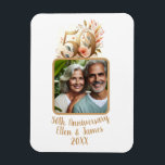 Íman 50ª Foto do Aniversário de Casamento Dourado<br><div class="desc">Este ímã personalizado é a forma perfeita de celebrar o marco do seu casamento com a sua foto personalizada favorita para uma manutenção do eterno por anos.</div>