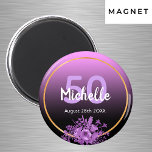 Íman 50º aniversário ouro roxo a negro salvo a data<br><div class="desc">Magneta glamourosa para 50º aniversário com elegante e moderno gradiente preto e rosa, roxo, pano de fundo ombre. Com uma falso estrutura dourada, e flores de cor aquosa ultra violeta e púrpura. Modelos para nome, idade e data, letras brancas e roxas coloridas. Perfeito como guardiã ou como lembrete de data...</div>