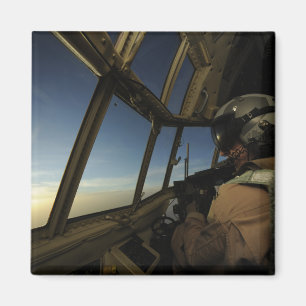 Íman A.A. - o piloto de 130 Hercules faz a varredura do