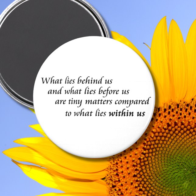 Íman A confiança inspiradora cita a atitude de felicida (A trendy, simple motivational quote with black and white typography design. Cute minimalist elegant.)