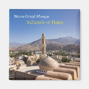 Íman A grande mesquita e minarete em Nizwa - Omã