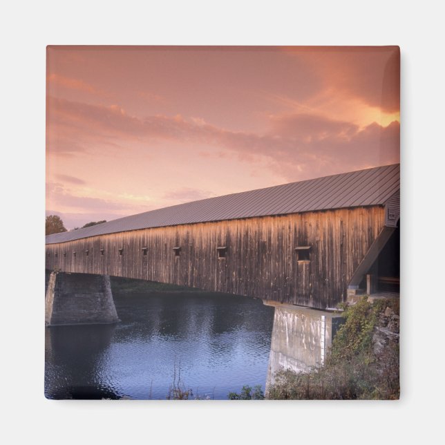 Íman A ponte coberta mais longa nos Estados Unidos (Frente)