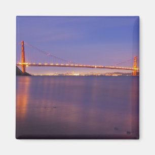 Íman A Ponte Golden Gate ao anoitecer a partir de Kirby