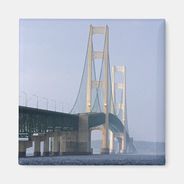 Íman A ponte Mackinac que atravessa o estreito de (Frente)