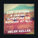 Íman A Vida É Um Arrebatante Magnético De Cotação De Av<br><div class="desc">Imagem inspiradora com a citação "A vida é uma aventura ousada ou nada" sobre uma bela fotografia de vulcão e campo.</div>