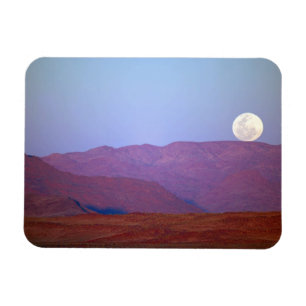 Íman África, Namíbia, Sossusvlei. Uma lua cheia repousa