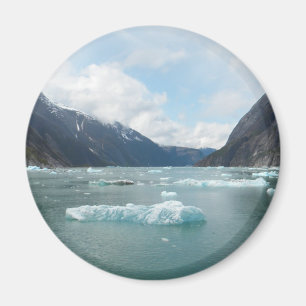 Íman Alaska de cruzamento dentro da passagem