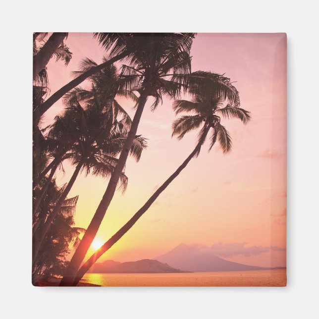 Íman Aldeia Lewolin, Ilha de Illi Api, Selat Boleng (Frente)