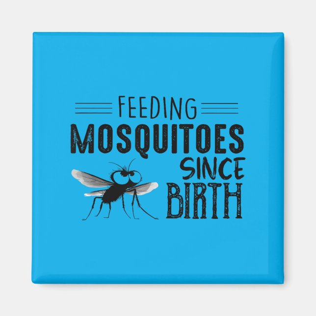 Íman Alimentando Mosquitos Desde o Nascimento (Frente)