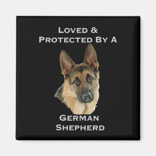 Íman Amado & protegido por um german shepherd