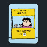 Íman Amendoins | Lucy & the Doctor Is In Magnet<br><div class="desc">A Lucy é a rapariga magricela,  mandão e opinada que aborrece a maioria dos outros personagens da banda desenhada,  particularmente o Linus e o Charlie Brown. Veja este design de amendoins bonitinho com Lucy e seu ponto de orientação.</div>