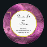 Íman Ametista Roxo E Casamento Dourado De Agatos Obriga<br><div class="desc">Um obrigado de casamento, seu imã com um elegante desenho abstrato. Cor de ametista roxa escura com fitas de ouro aninhadas entre estratos em camadas. Design rica e bonita. A camada sobre o topo é uma moldura de círculo branco com uma borda falsa de folha de papel dourada, com o...</div>