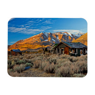 Íman Antiga Fazenda ao Longo da Hwy 395 em June Lake