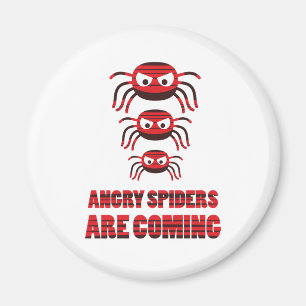 Íman Aranhas zangadas estão vindo para a Camisa T
