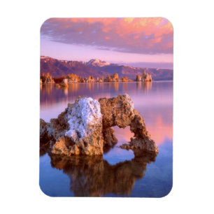 Íman Arco de tufo em Mono Lake