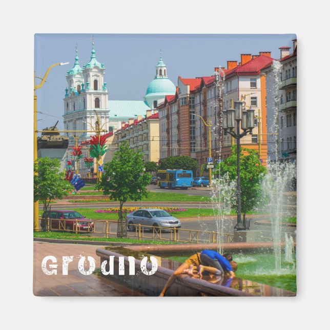 Íman Arquitetura do Grodno Belarus Visualizar Pessoas (Frente)